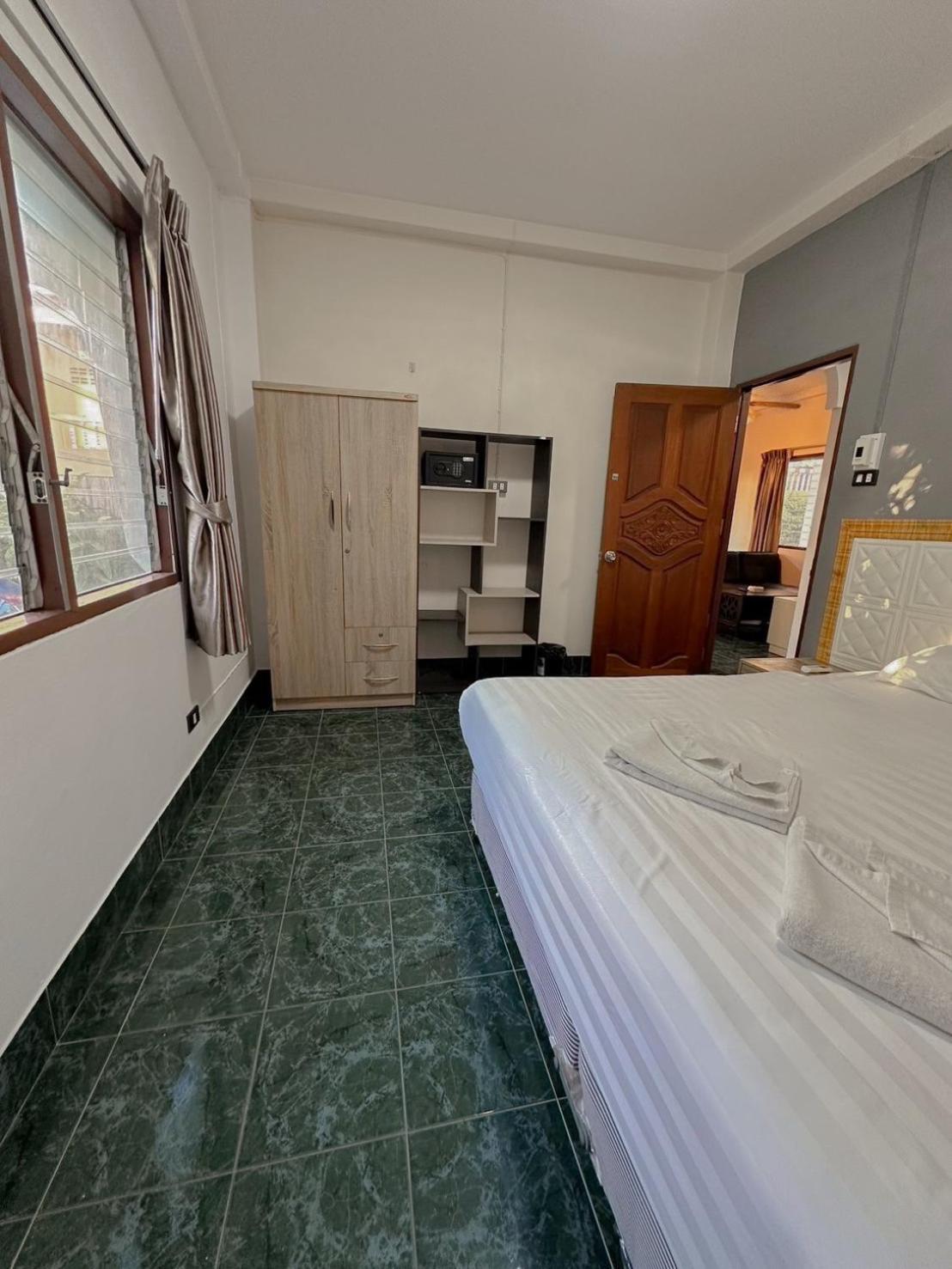 The Villa Residences Resort Patong Luaran gambar
